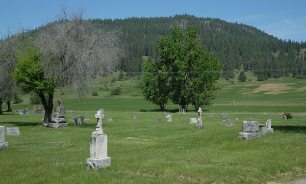 Colville Cemetery - from the west of Calvary looking north toward Mountain View